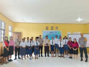Polsek Sentani Timur Berikan Materi Wawasan Kebangsaan dan Latihan PBB di SMA Kristen Rajawali