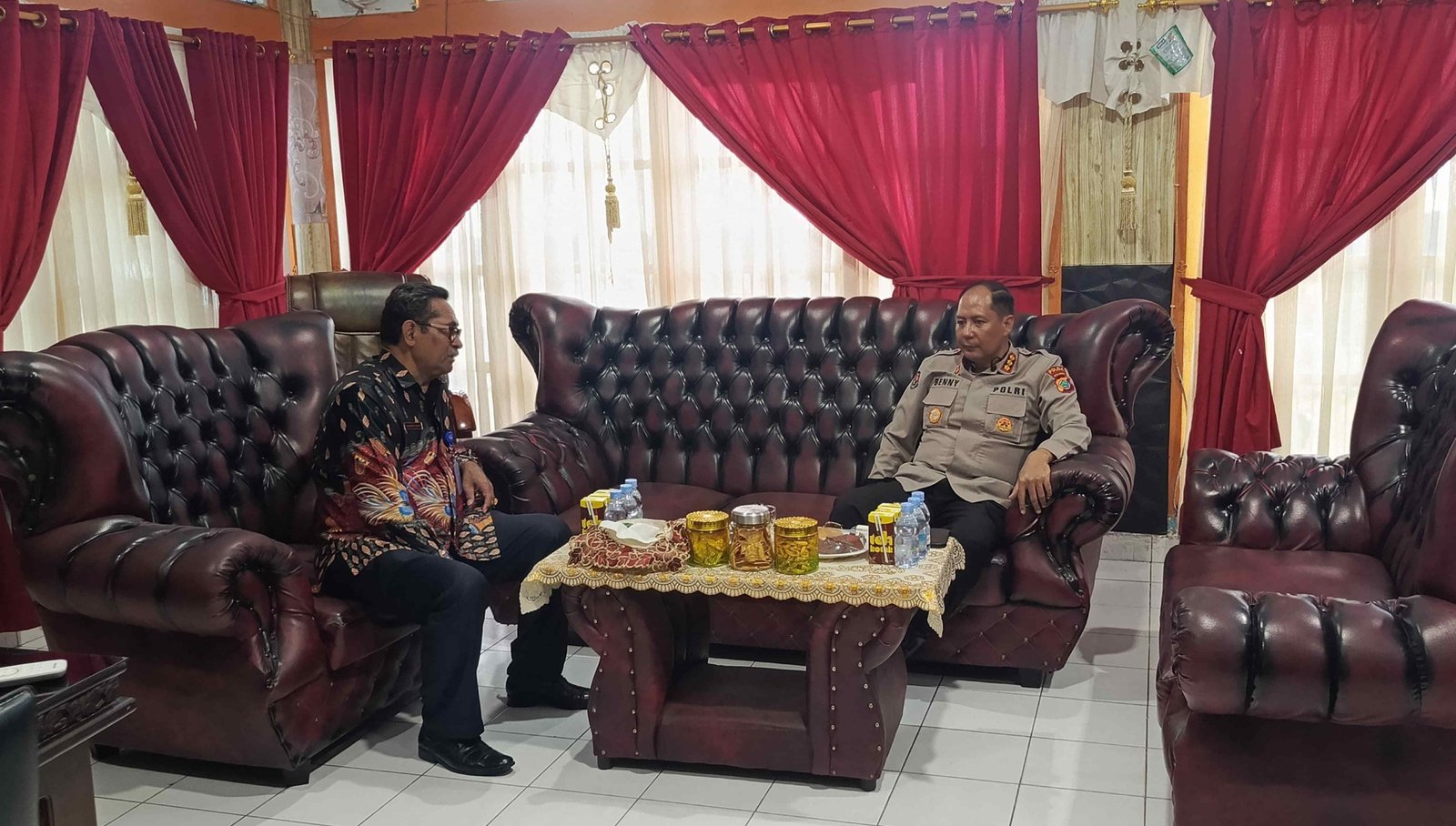 Kabid Humas Polda Papua Barat Lakukan Kunjungan Silaturahmi ke RRI Manokwari