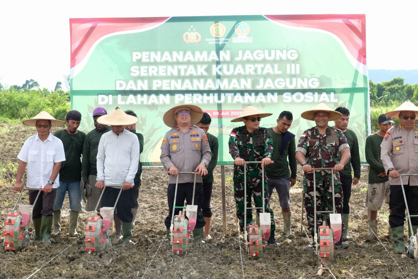 Wakapolda Papua Pimpin Penanaman Jagung Serentak di Keerom, Wujud Dukung Ketahanan Pangan Nasional