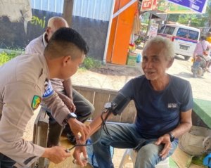 Satgas Keladi Sagu Polres Jayapura Gelar Pelayanan Kesehatan di Pasar Jokowi Doyo Baru