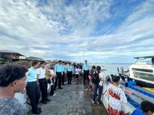 Wujudkan Rasa Aman, Ditpamobvit Polda Papua Hadiri Festival Kampung Nelayan Hamadi