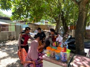 Tim Anggrek Hitam Polwan Ditsamapta Polda Papua Gelar Patroli Dialogis di Jayapura Utara