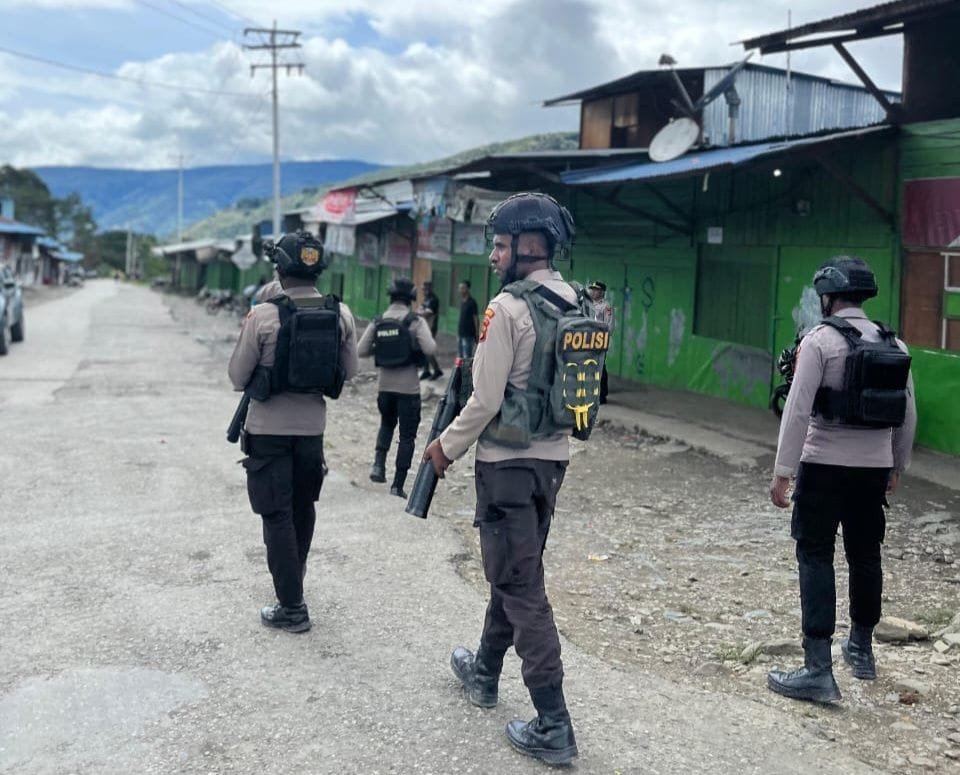 Pengabdian Polri, Polres Tolikara Polda Papua Menjaga Keamanan Dan Kenyamanan Masyarakat