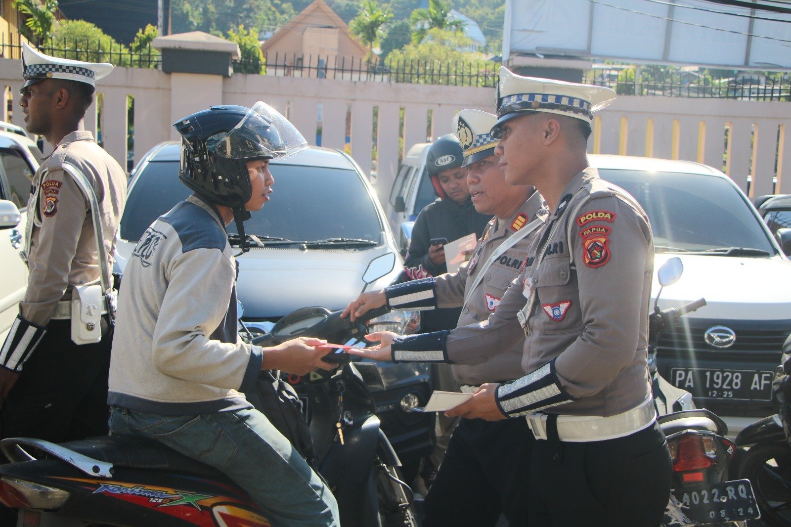 Razia Hari Kedelapan Operasi Patuh Cartenz 2025, Fokuskan Penindakan Terhadap Pelanggar Roda Dua