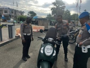 Pemeriksaan Internal Kendaraan Personel, Polda Papua Barat Tertibkan Kepatuhan dalam Rangka Operasi Patuh Mansinam 2025
