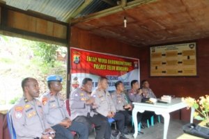 Direktur Binmas Polda Papua Barat laksanakan tatap muka dan memberikan arahan kepada Bhabinkamtibmas