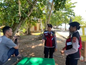 Polwan “Anggrek Hitam” Ditsamapta Polda Papua Gelar Patroli Humanis di Wilayah Kota Jayapura