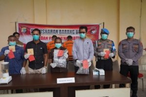 Empat Kasus Narkotika Diungkap, Polda Papua Barat Musnahkan Barang Bukti di Hadapan Tersangka