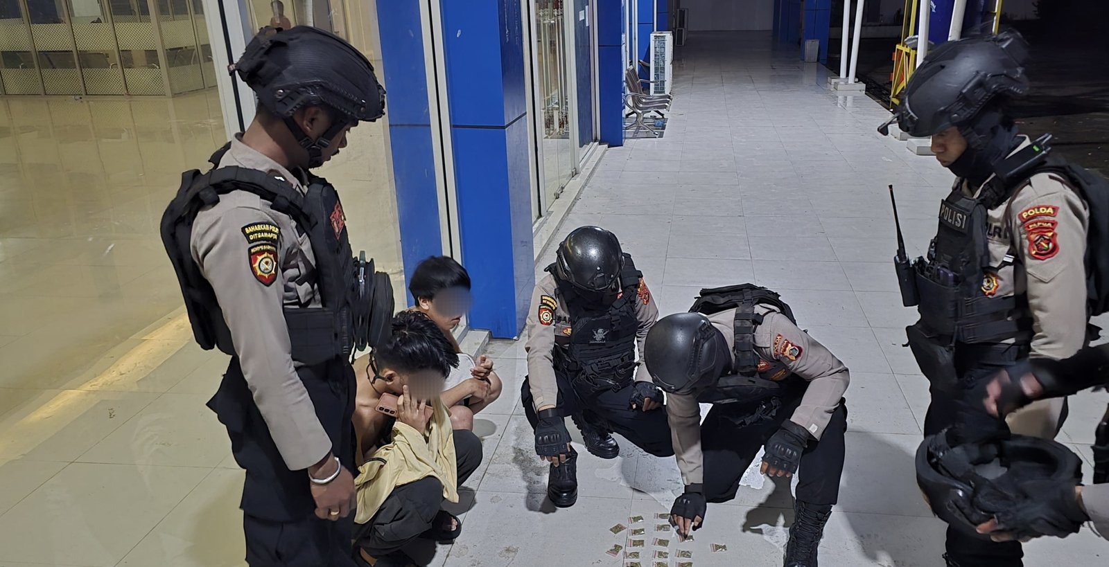Personel Dit Samapta Polda Papua Amankan Pelaku Pembawa 17 Paket Ganja di Kota Jayapura