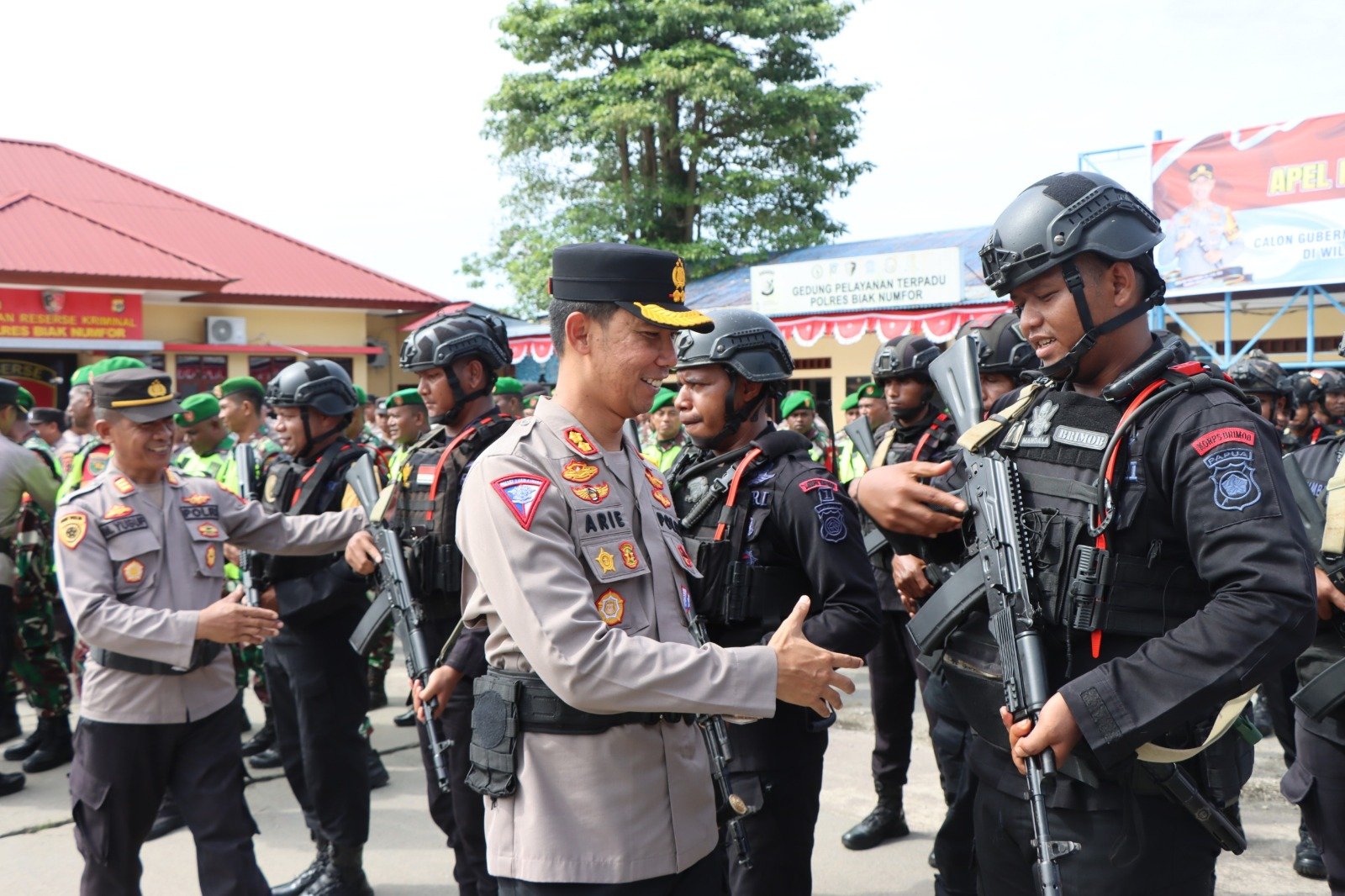 Kapolres Biak Numfor Pimpin Apel Pergeseran Pasukan Pengamanan PSU Pilgub Papua 2025