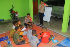 Subsatgas Si-Ipar ORC 2025 Berikan Pelajaran Sore Bagi Anak-anak di Kabupaten Yalimo