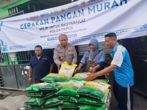 Polda Papua Hadirkan Pasar Murah Bantu Warga Heram Dapatkan Beras Terjangkau