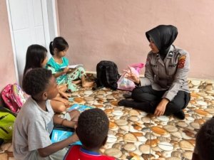 Anak Putus Sekolah di Jayapura Dapat Sentuhan Edukasi Hangat dari Subsatgas Si Ipar Operasi Rasaka Cartenz