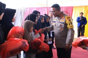 Kapolda Papua Resmikan Gerakan Pangan Murah Serentak di Sentani