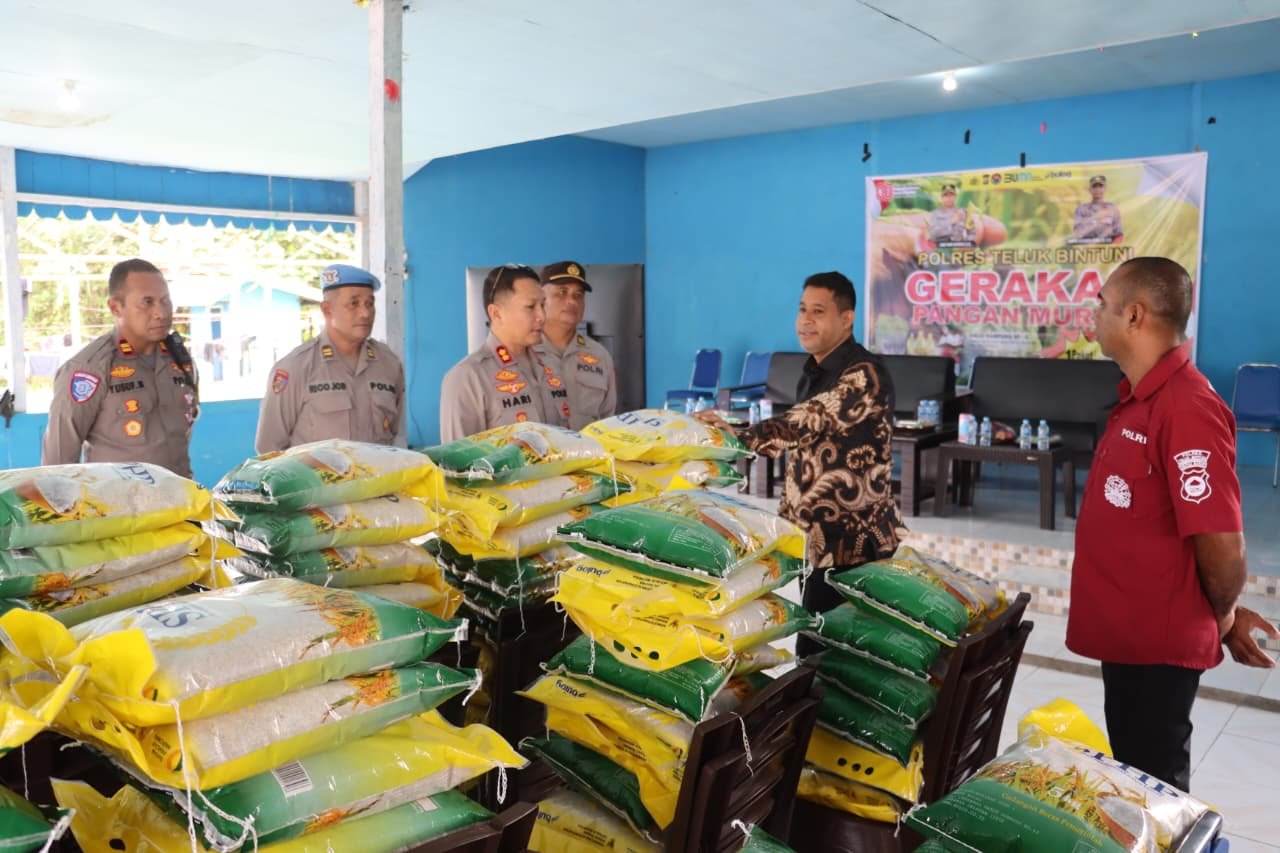 Polres Teluk Bintuni Gelar Gerakan Pangan Murah