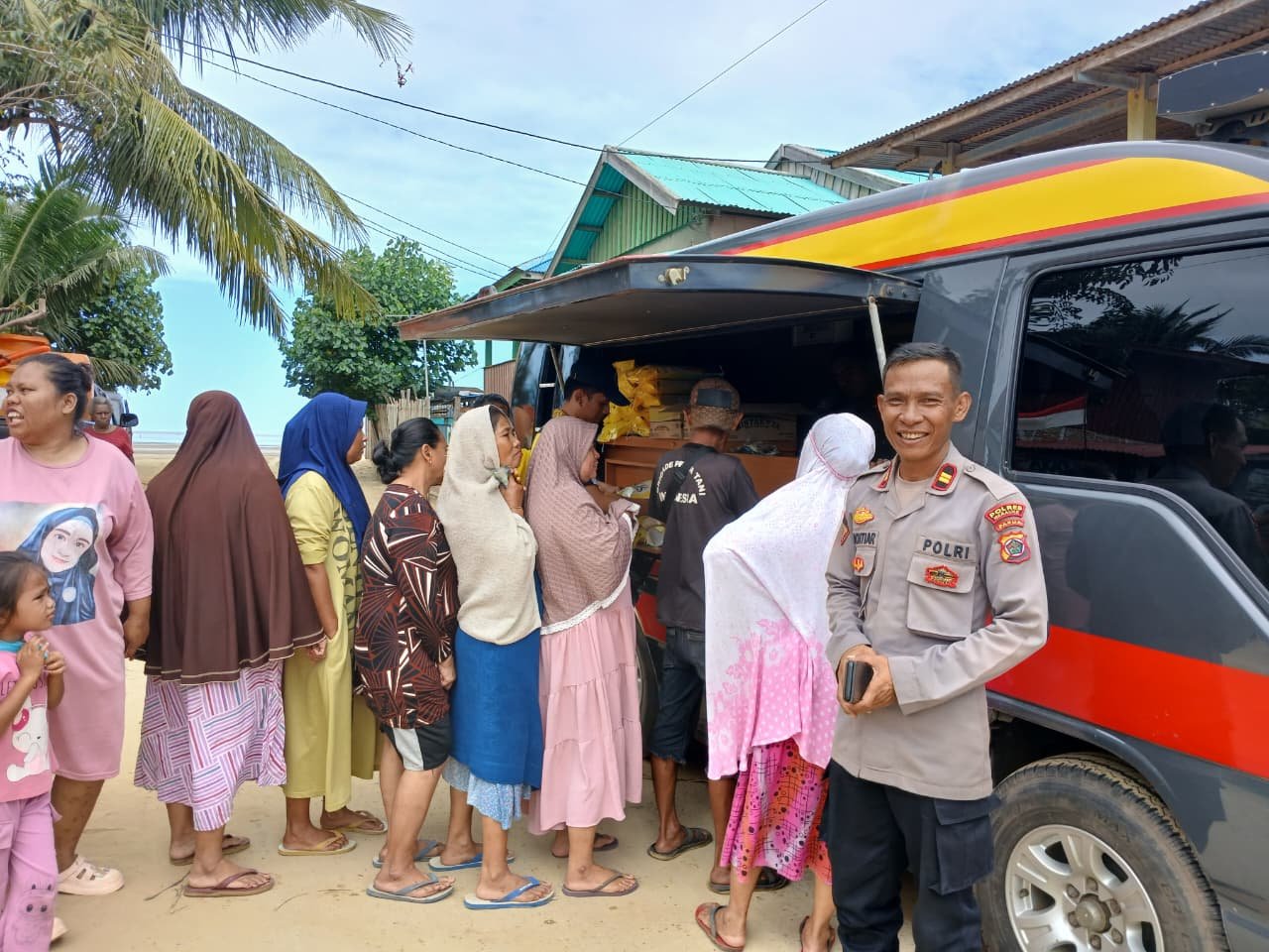 Dukung Stabilitas Harga, Polres Merauke Laksanakan Gerakan Pangan Murah untuk Warga Kampung Payum