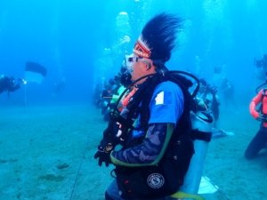 Ditpolairud Polda Papua Gelar Upacara Bawah Laut Peringati HUT ke-80 Kemerdekaan RI