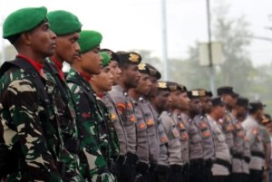 Sambut HUT RI Ke-80, Polres Yahukimo Gelar Upacara Taptu dan Pawai Obor