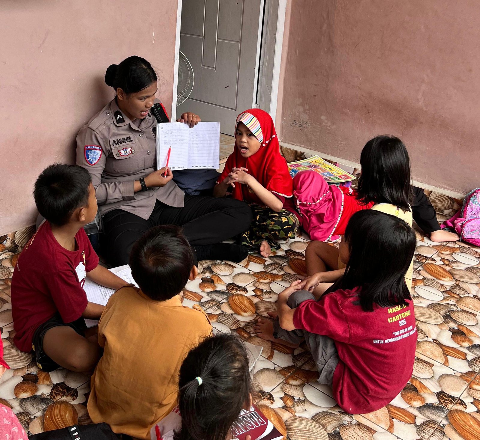 Operasi Rasaka Cartenz 2025 Hadir Dengan Memberikan Sentuhan Edukasi, Tumbuhkan Semangat Belajar Pada Anak-Anak