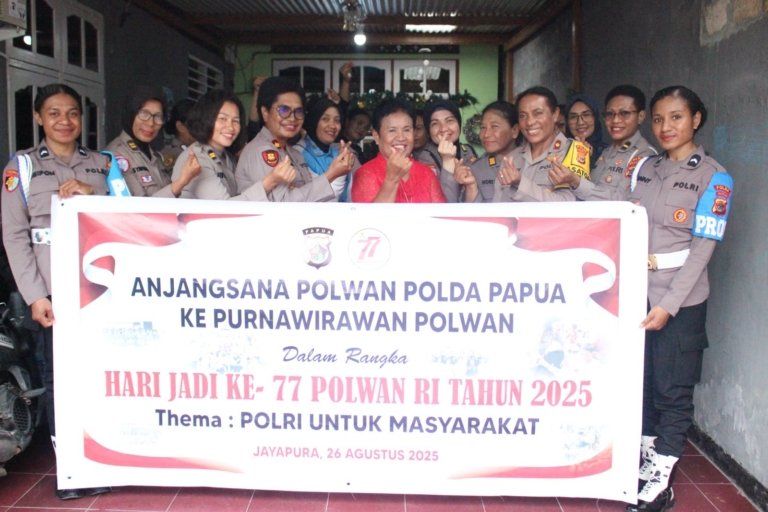 Peringati HUT Polwan ke-77, Polwan Polda Papua Anjangsana ke Purnawirawan