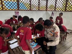 Polres Pegunungan Bintang Terus Kawal Generasi Emas Papua Lewat Program Si-IPAR Operasi Rasaka Cartenz 2025