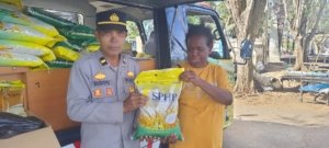 Hari ke-12 Operasi Gerakan Pangan Murah, Polres Merauke Salurkan Ratusan Kilogram Beras dan Minyak Goreng
