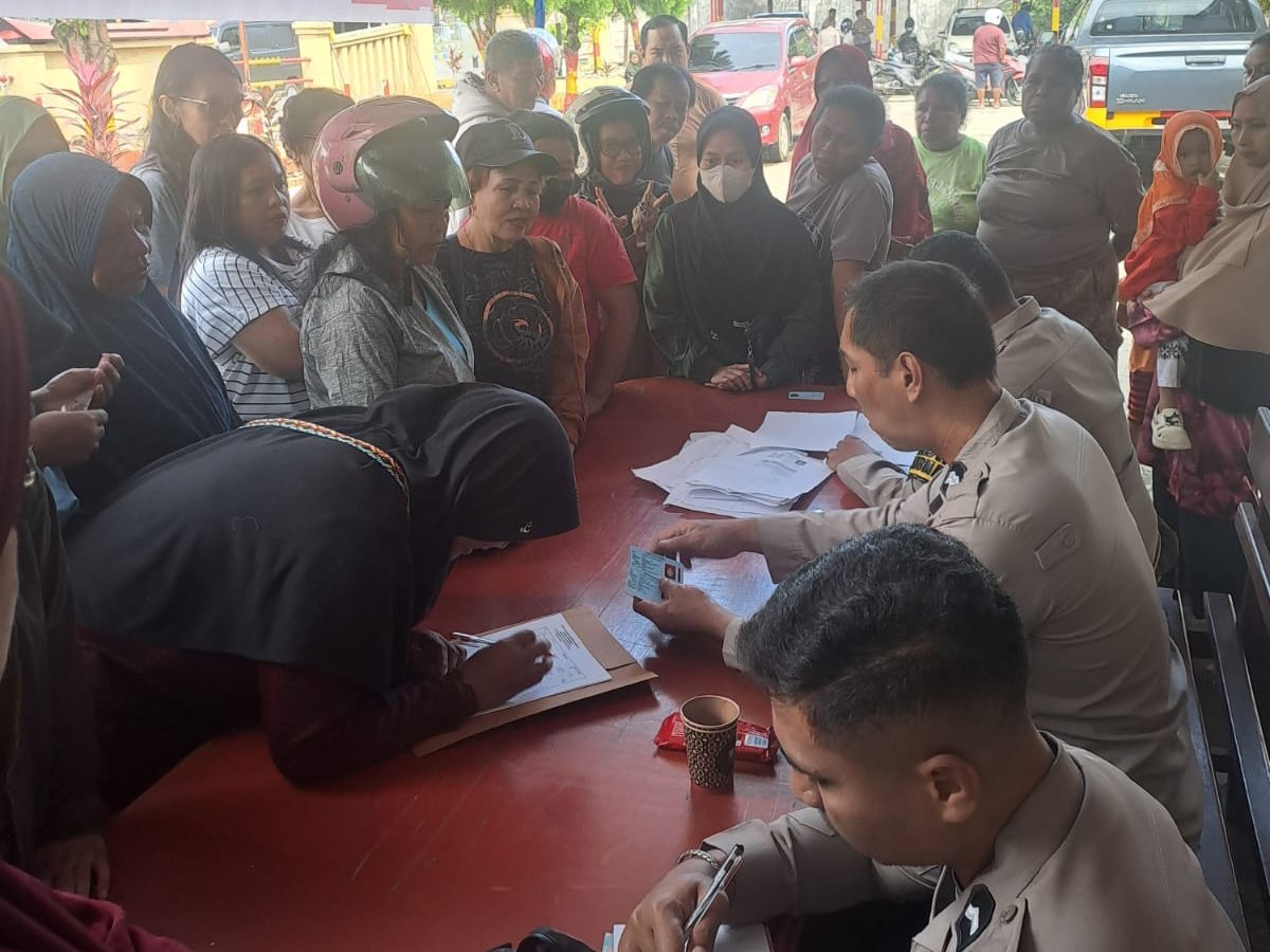 Gerakan Pangan Murah Polresta Manokwari Berlanjut hari ke 3 (tiga) 2 Ton Beras Tersalurkan