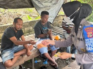 Subsatgas Keladi Sagu Laksanakan Pemeriksaan Kesehatan di Pertigaan Yowari