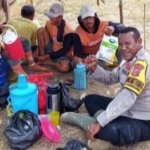 Wujudkan Ketahanan Pangan, Bhabinkamtibmas Kampung Sanggaria Tanam Jagung Bersama Petani Milenial