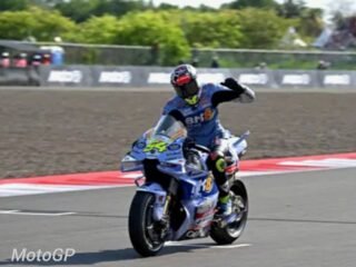 Fermin Aldeguer Juarai MotoGP Mandalika 2025, Marquez dan Bezzecchi Tabrakan