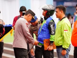 Kapolri Pimpin Apel Ojol Kamtibmas di Jabar: Bersatu Padu Jaga Keamanan