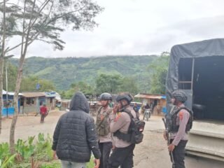 Jelang Natal, Tim Regu II Siaga Polres Tolikara Intensifkan Patroli Dialogis untuk Wujudkan Rasa Aman