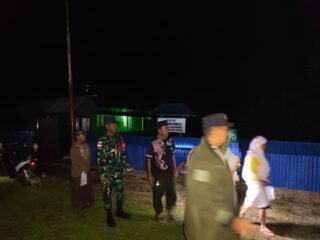 Sinergi TNI-Polri Amankan Sholat Tarawih di Bokondini, Ibadah Berlangsung Khusyuk dan Kondusif