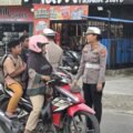 Satlantas Polres Biak Numfor Tebar Kepedulian Ramadhan, Bagikan Takjil dan Edukasi Tertib Lalu Lintas
