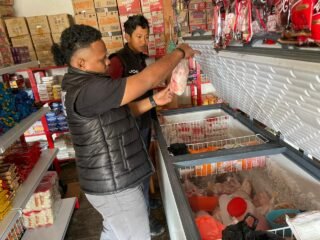 Satgas Saber Polres Pegunungan Bintang Cek Harga Sembako, Temukan Minyak Kita Dijual di Atas HET