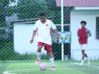Kapolda Papua Ikut Bertanding dalam Mini Soccer Match, Pererat Kebersamaan Personel di Bulan Ramadan